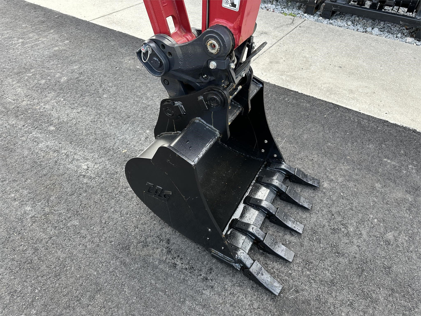 Yanmar Mini Excavator | 2024 Model SV40 | Machine Size 12,000 lbs | Fuel Capacity 14.8 Gallons