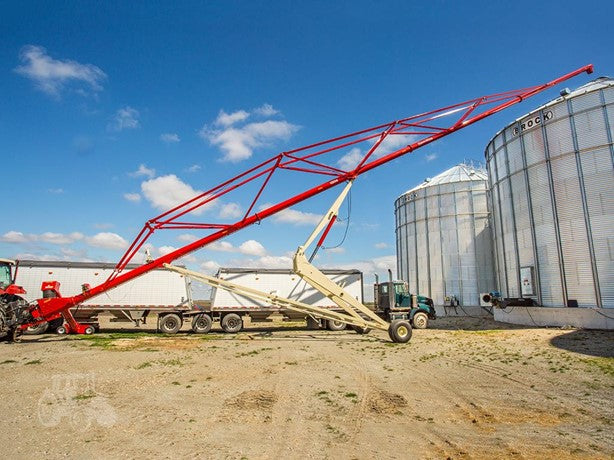 Farm King Back-saver Grain Auger | Model 1080 | Size 10" x 80' | Weight 3,622 Lbs | PTO Horsepower 65 HP | For Tractors