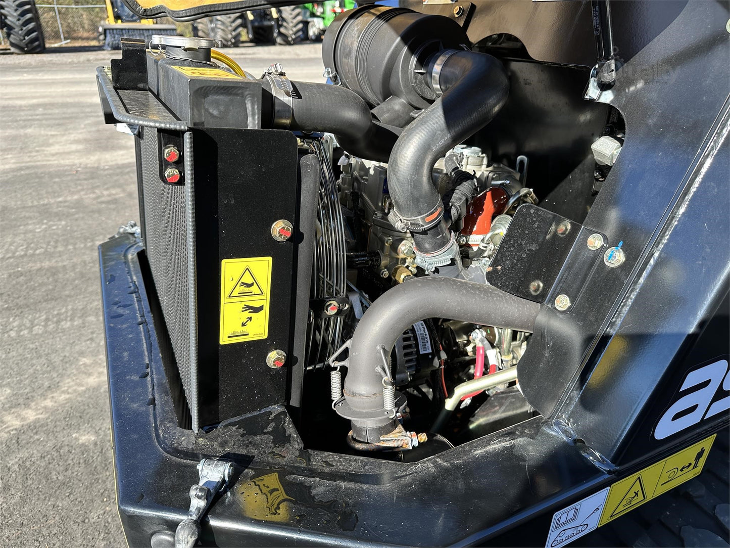 ASV Posi-Track Loader | Model RT25 | Hydraulic Flow 10-13 GPM | Track Width 11" inches