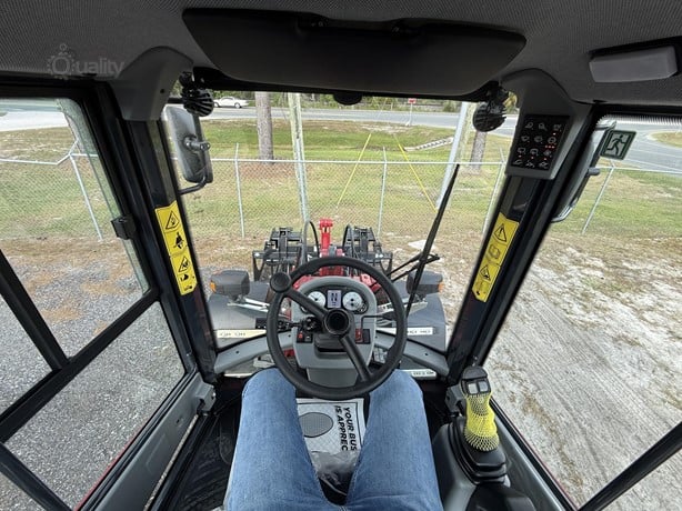 Yanmar Wheel Loader | 2025 Model V8 | 1 cu yd Bucket | 17 GPM | 62 HP | For Compact Applications