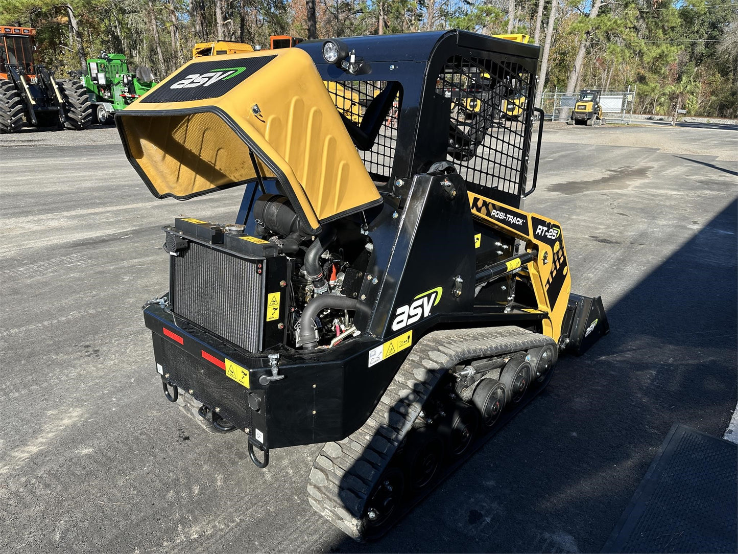 ASV Posi-Track Loader | Model RT25 | Hydraulic Flow 10-13 GPM | Track Width 11" inches