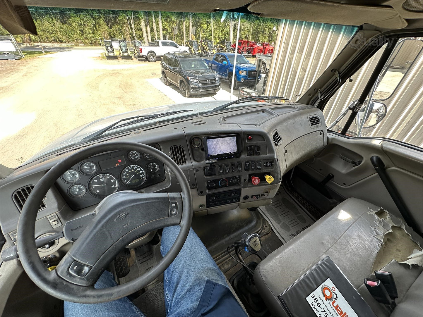 Sterling Grapple Truck | 2007 Model LT-9500 | Horsepower 450 HP | USED