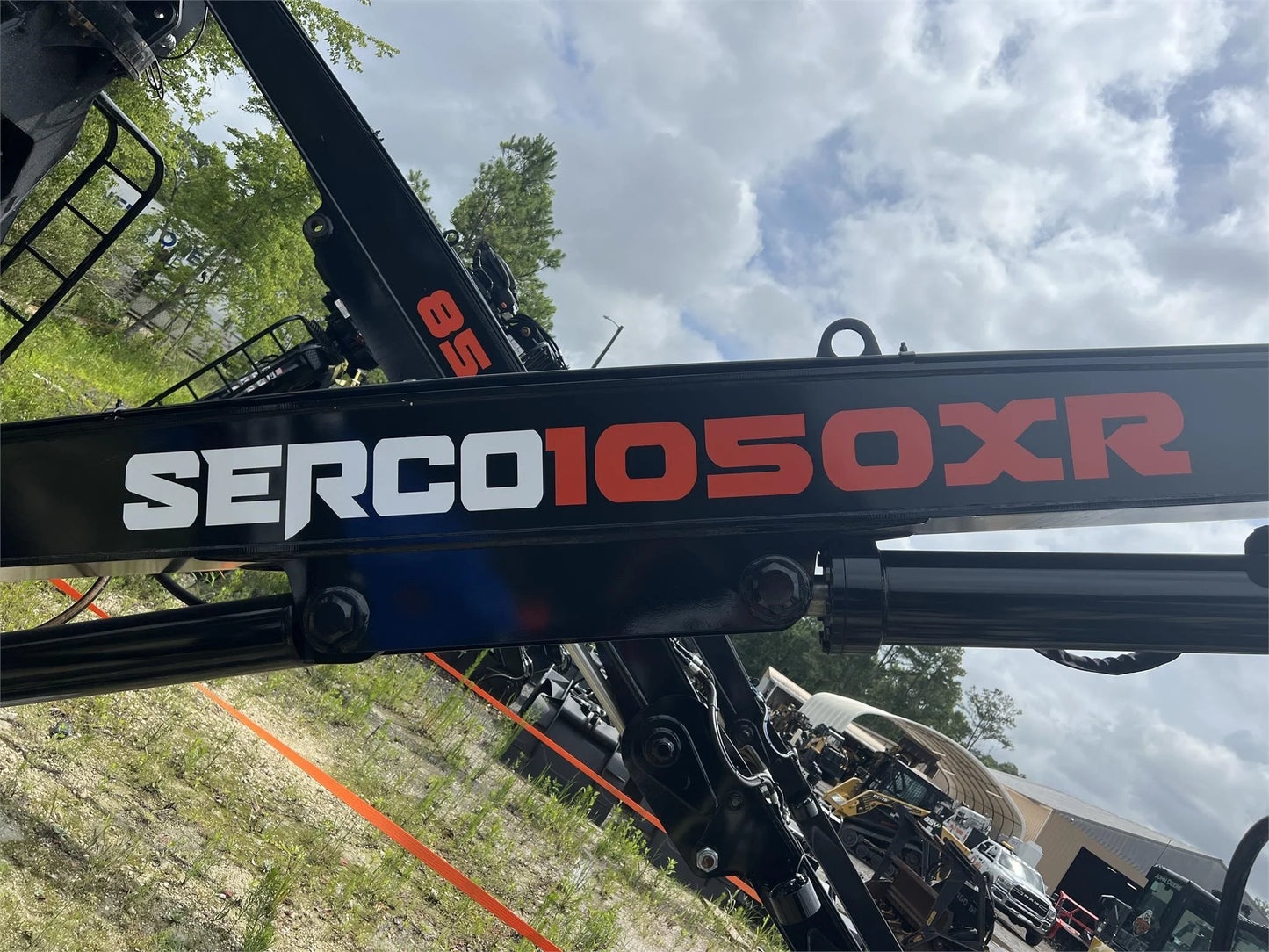 SERCO Trailer Log Loader | 2023 Model 1050XR | Boom Reach 29' Ft | Hydraulic Flow Rate 30 GPM | For Heavy-Duty Material Handling