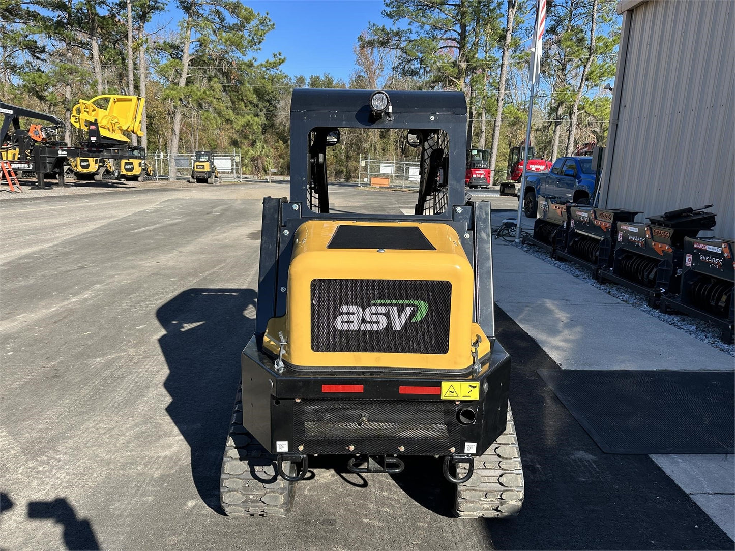 ASV Posi-Track Loader | Model RT25 | Hydraulic Flow 10-13 GPM | Track Width 11" inches