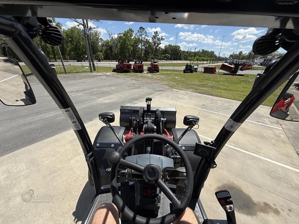 Yanmar Wheel Loader | 2025 Model V7 | 0.92 cu yd Bucket | 16.6 GPM | 47 HP | For Compact Applications