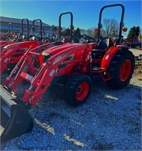 Kioti DK6020SEHB 60 HP 4WD Premium Tractor | 60HP Gross Power | 63" Width | Turf Tires & Hydrostatic Transmission