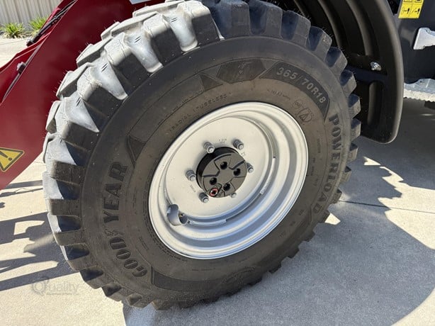 Yanmar Wheel Loader | 2025 Model V7 | 0.92 cu yd Bucket | 16.6 GPM | 47 HP | For Compact Applications