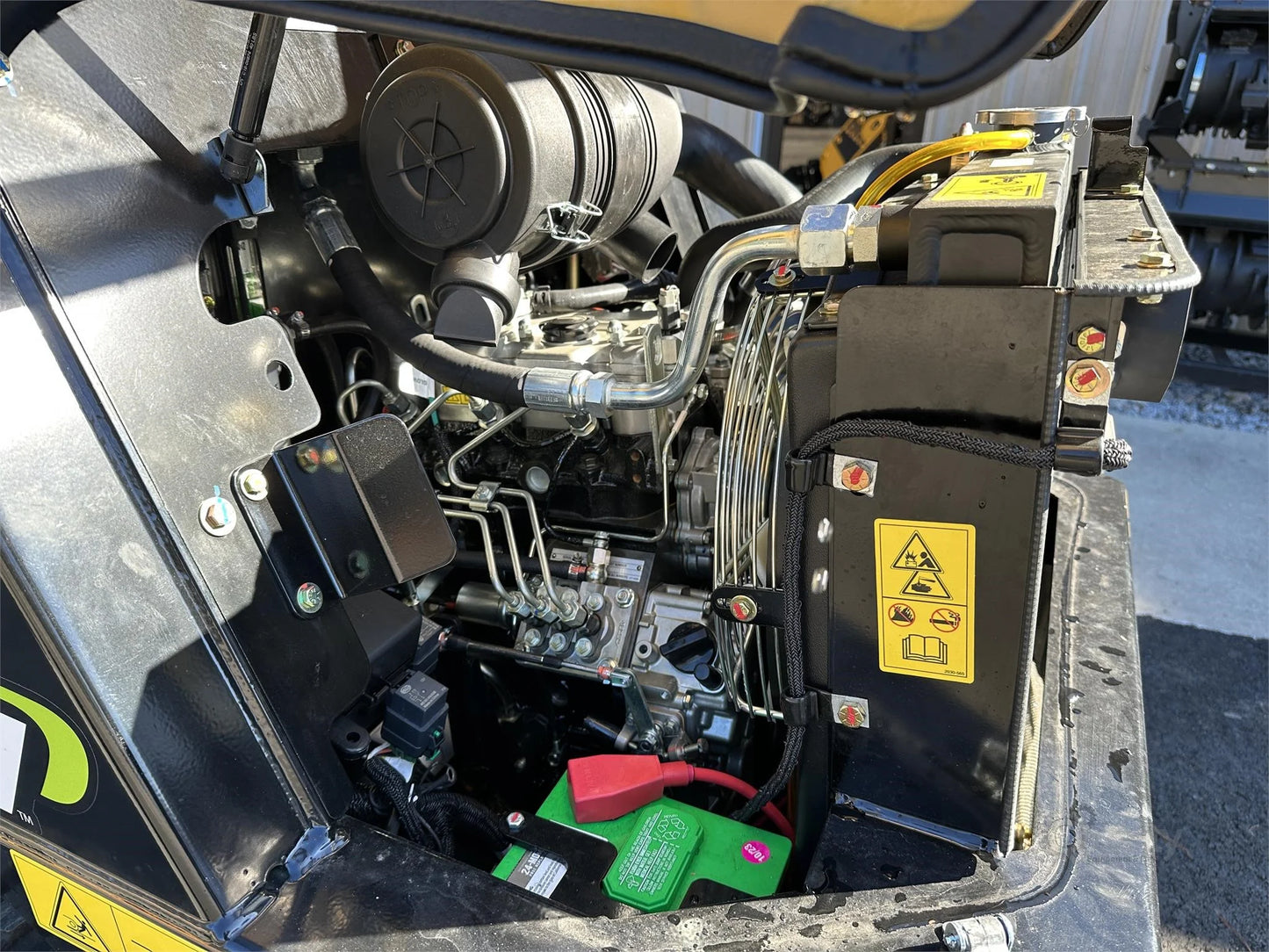 ASV Posi-Track Loader | Model RT25 | Hydraulic Flow 10-13 GPM | Track Width 11" inches