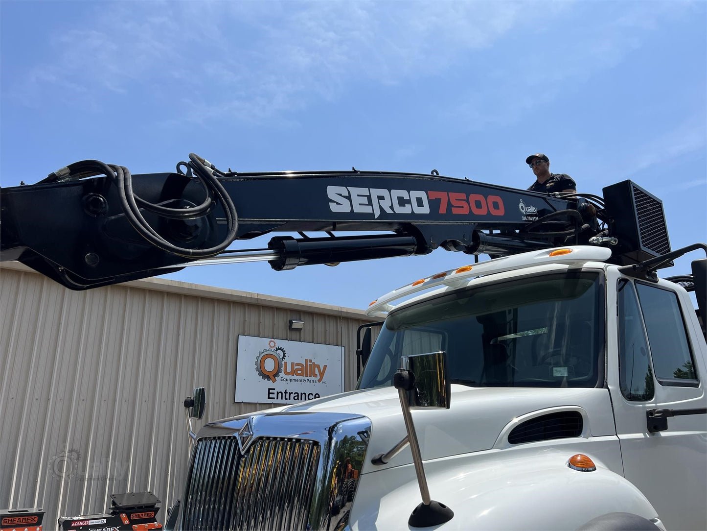 2023 SERCO Truck Log Loader | Model 7500 | Boom Reach 25' Ft | Hydraulic Flow Rate 30 GPM | For Heavy-Duty Material Handling