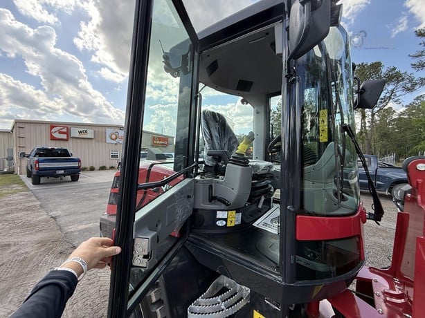 Yanmar Wheel Loader | 2025 Model V8 | 1 cu yd Bucket | 17 GPM | 62 HP | For Compact Applications