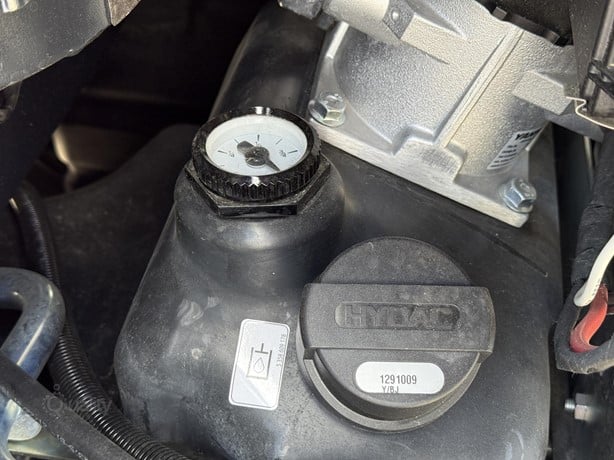 Yanmar Wheel Loader | 2025 Model V7 | 0.92 cu yd Bucket | 16.6 GPM | 47 HP | For Compact Applications