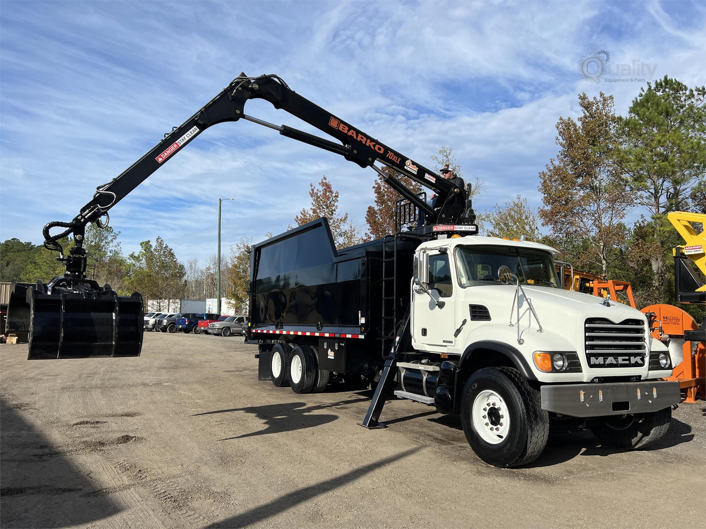Barko Stationary Log Loader | 2023 Model 70XLE | Capacity 8797 lbs