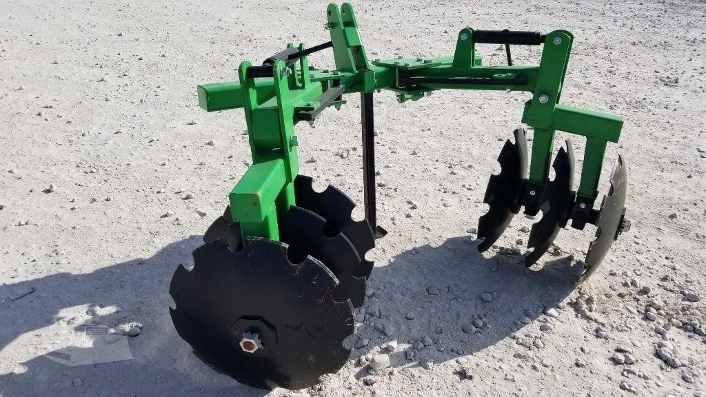 2024 Industrias America Disc Levee Plow | Model BP06 | Disc Spacing 9" | Disc Size 26" | Horsepower 60 To 80 HP | For Tractors