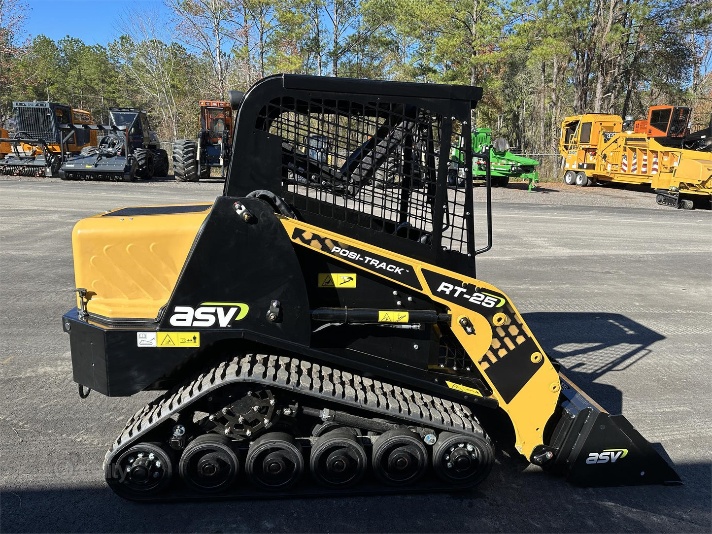 ASV Posi-Track Loader | Model RT25 | Hydraulic Flow 10-13 GPM | Track Width 11" inches