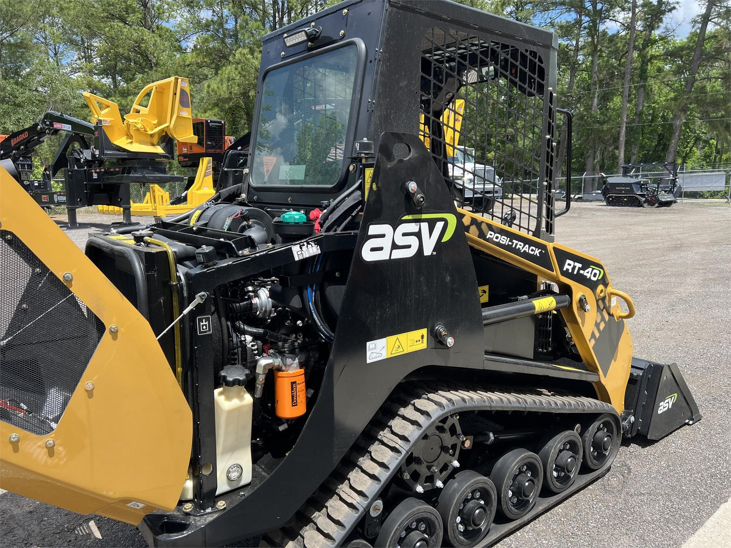 ASV Posi-Track Skid Steer | 2024 Model RT-40 | Track Width 11" inches | Hydraulic Flow Rate 13.3 GPM