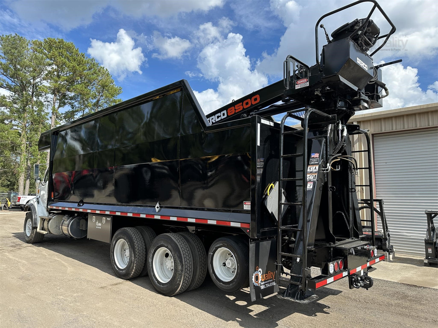 Sterling Grapple Truck | 2007 Model LT-9500 | Horsepower 450 HP | USED