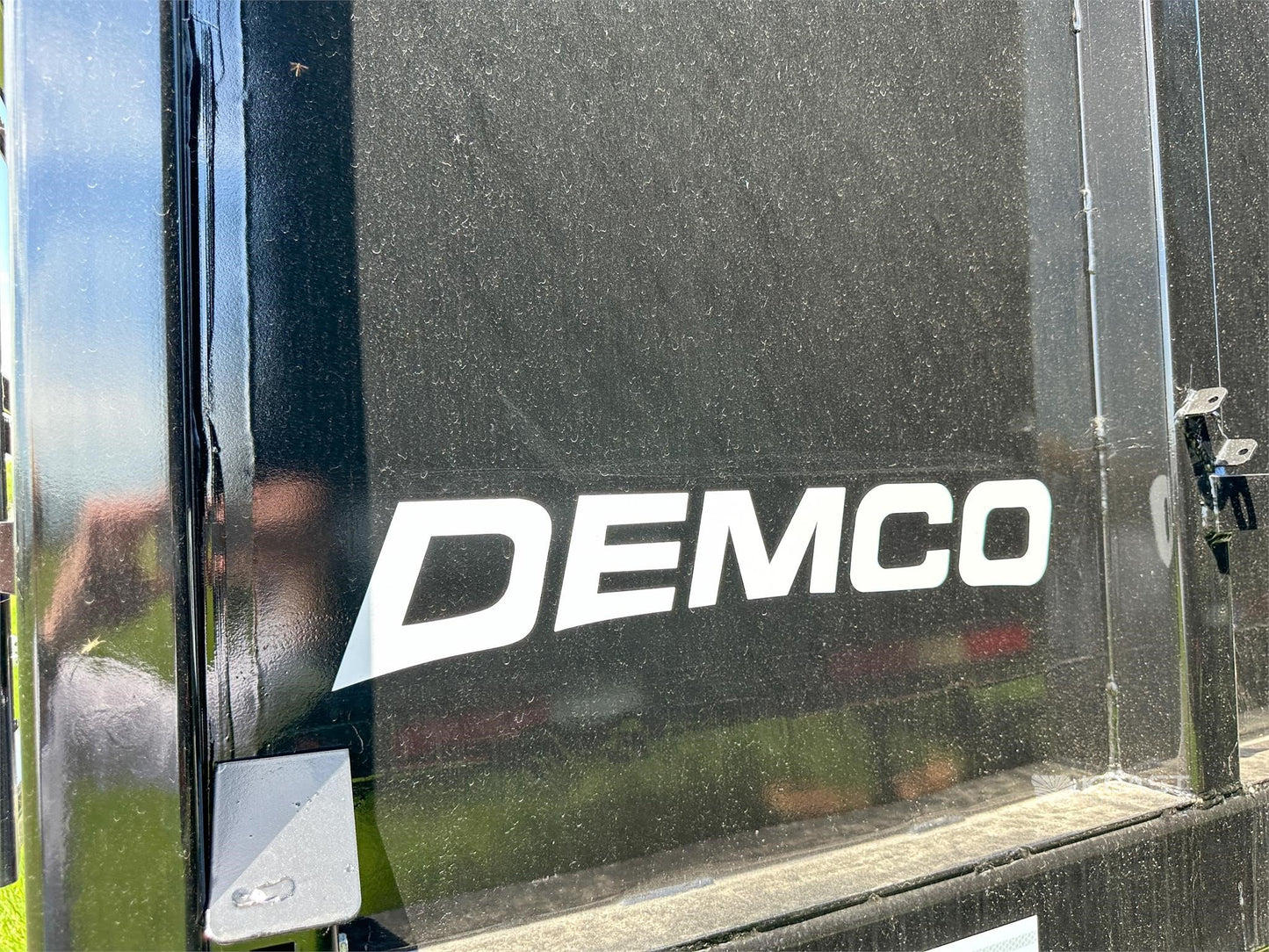 Demco Gondola Scrap Trailers | 48' Trailer Length | Capacity 113 cu yd | Tare Weight 20,000 Pounds | Horsepower 350–400 HP | For Tractors
