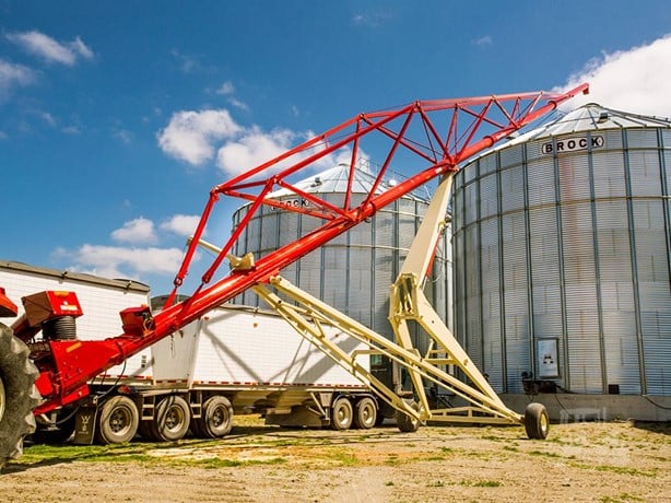 Farm King Back-saver Grain Auger | Model 1080 | Size 10" x 80' | Weight 3,622 Lbs | PTO Horsepower 65 HP | For Tractors