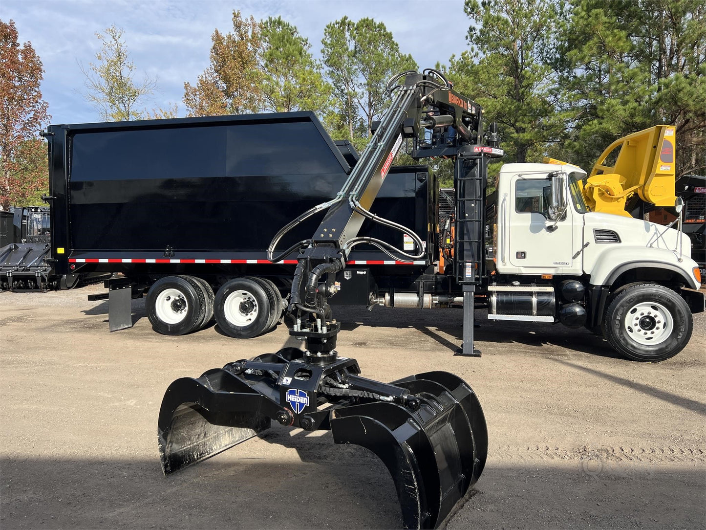 Barko Stationary Log Loader | 2023 Model 70XLE | Capacity 8797 lbs