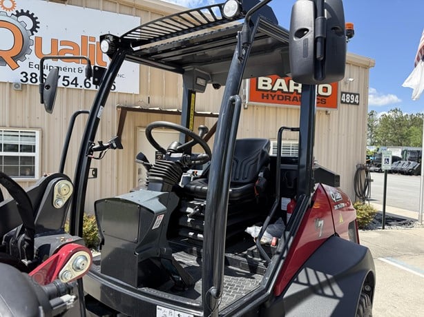 Yanmar Wheel Loader | 2025 Model V7 | 0.92 cu yd Bucket | 16.6 GPM | 47 HP | For Compact Applications