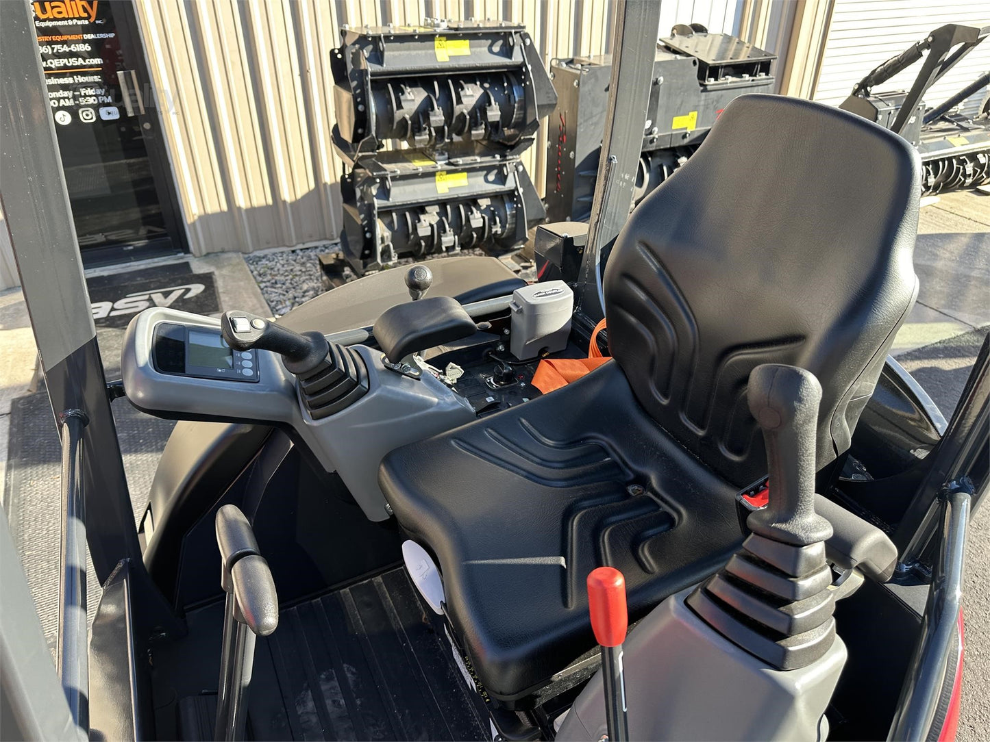 Yanmar Mini Excavator | 2023 Model ViO25-6B | Machine Weight 5,908 lbs