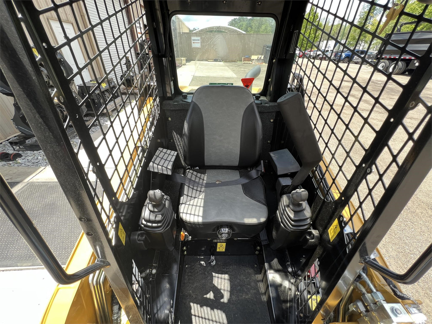 ASV Posi-Track Skid Steer | 2024 Model RT-40 | Track Width 11" inches | Hydraulic Flow Rate 13.3 GPM