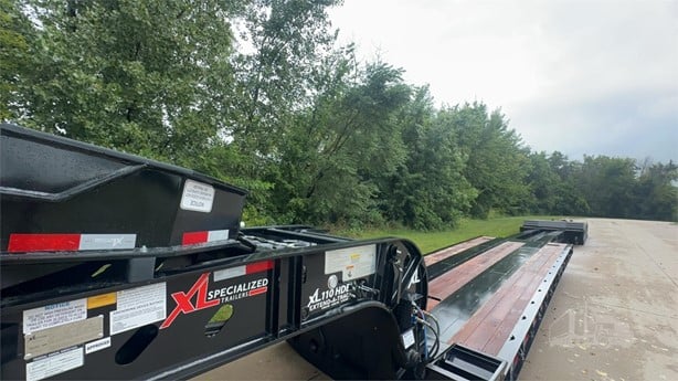 XL Specialized | 110HDE Extendable Lowboy Trailer | 53' Length | 110,000 lbs Capacity | 102" Width | For Extreme Heavy-Haul Transport