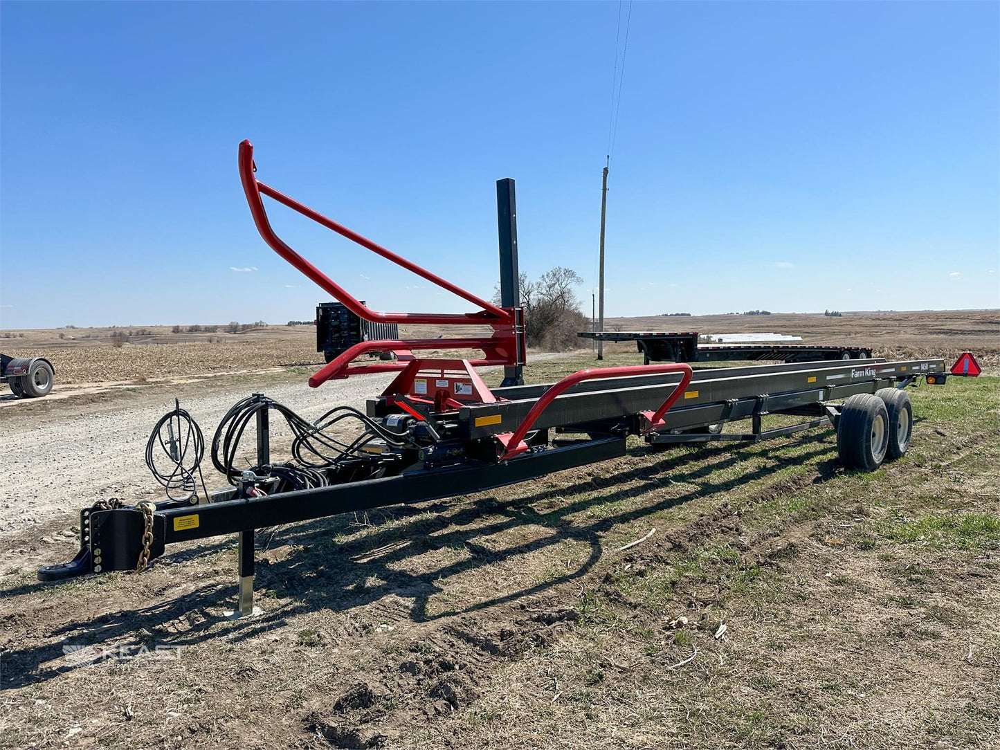 Farm King Round Bale Carrier | Model 1450 | Horsepower 60 HP | Maximum Speed 20 Mph | For Tractors