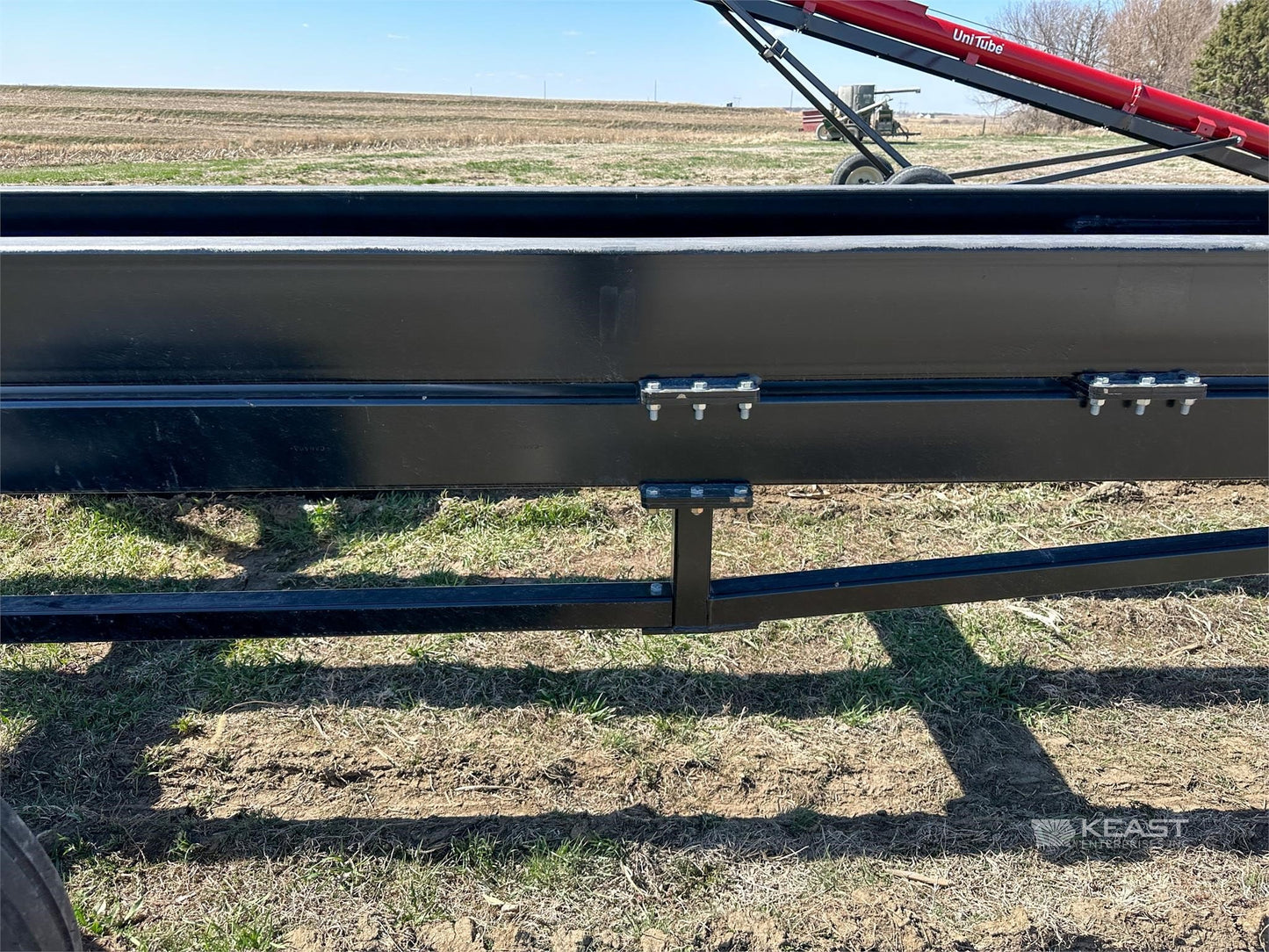 Farm King Round Bale Carrier | Model 1450 | Horsepower 60 HP | Maximum Speed 20 Mph | For Tractors
