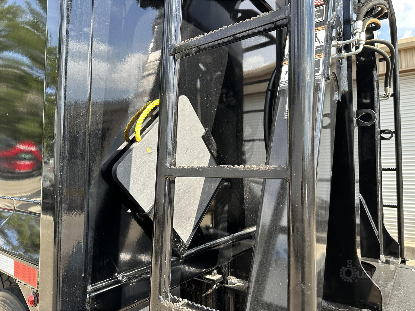 Sterling Grapple Truck | 2007 Model LT-9500 | Horsepower 450 HP | USED