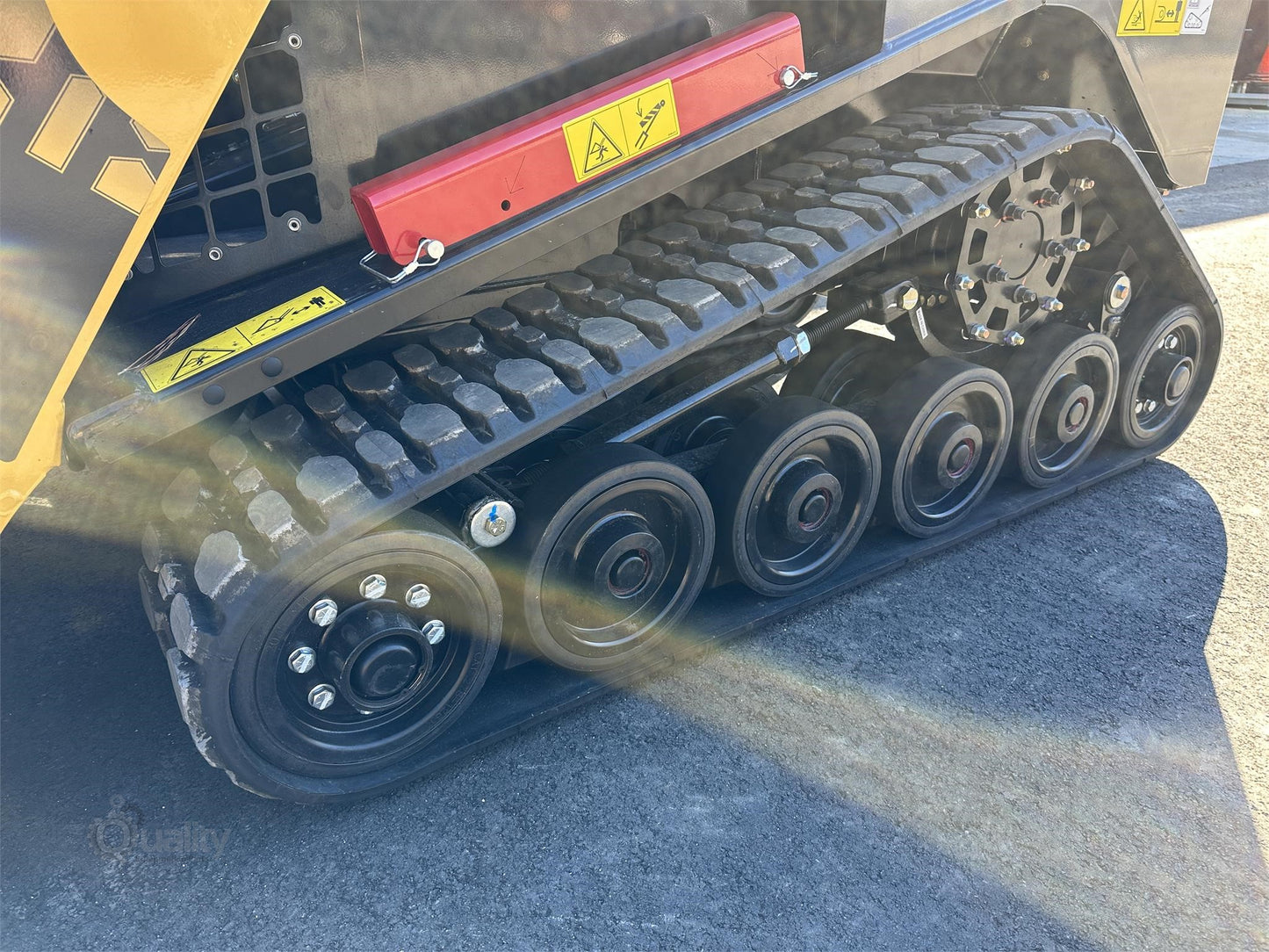 ASV Posi-Track Loader | Model RT25 | Hydraulic Flow 10-13 GPM | Track Width 11" inches