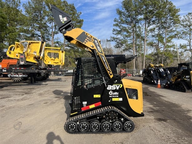 ASV Skid Steer With 48" Bucket | 2025 Model POSI-TRACK RT40 | 13.3 GPM | 38.2 HP | For Compact Equipment Applications