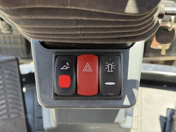 Yanmar Wheel Loader | 2025 Model V7 | 0.92 cu yd Bucket | 16.6 GPM | 47 HP | For Compact Applications