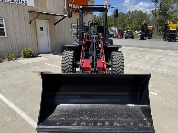 Yanmar Wheel Loader | 2025 Model V7 | 0.92 cu yd Bucket | 16.6 GPM | 47 HP | For Compact Applications