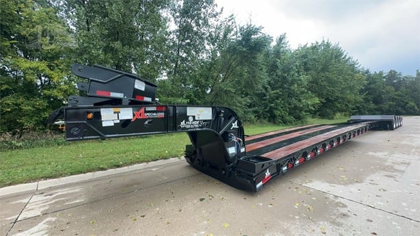 XL Specialized | 110HDE Extendable Lowboy Trailer | 53' Length | 110,000 lbs Capacity | 102" Width | For Extreme Heavy-Haul Transport