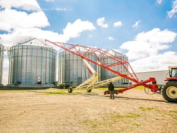 Farm King Back-saver Grain Auger | Model 1080 | Size 10" x 80' | Weight 3,622 Lbs | PTO Horsepower 65 HP | For Tractors