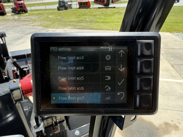 Yanmar Wheel Loader | 2025 Model V7 | 0.92 cu yd Bucket | 16.6 GPM | 47 HP | For Compact Applications