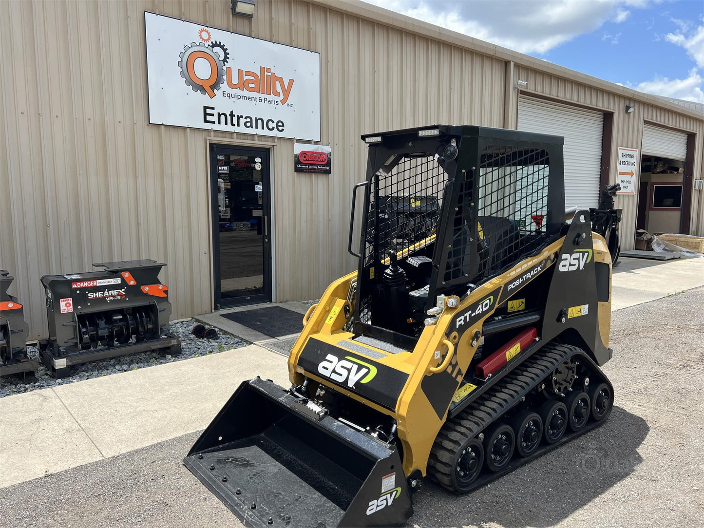 ASV Posi-Track Skid Steer | 2024 Model RT-40 | Track Width 11" inches | Hydraulic Flow Rate 13.3 GPM
