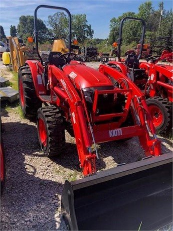 Kioti DK6020SEHB 60 HP 4WD Premium Tractor | 60HP Gross Power | 63" Width | Turf Tires & Hydrostatic Transmission