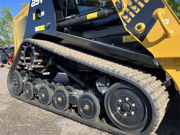 ASV Track Skid Steer With 72" Dirt Bucket | 2025 Model POSI-TRACK RT75 MAX | 74 HP | 22.6 GPM