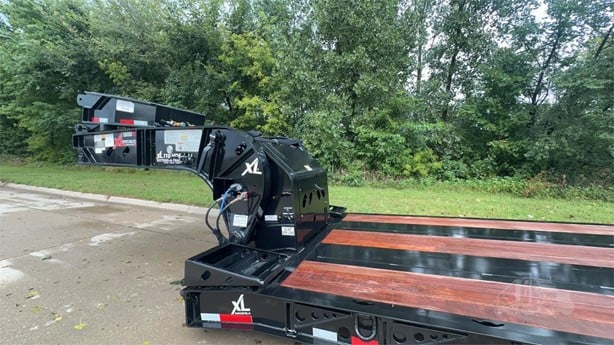 XL Specialized | 110HDE Extendable Lowboy Trailer | 53' Length | 110,000 lbs Capacity | 102" Width | For Extreme Heavy-Haul Transport