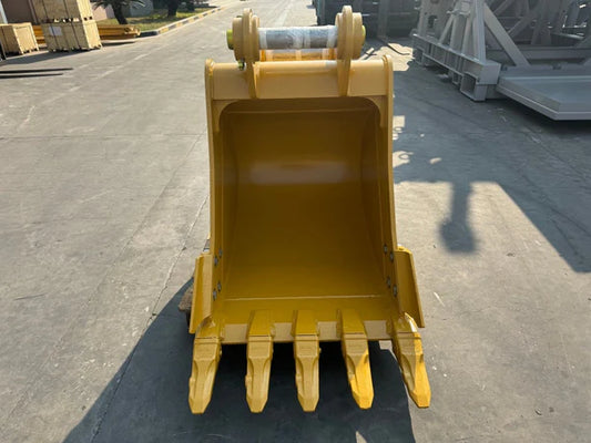 Bedrock Attachments Heavy-Duty Bucket | Width 36" | Capacity 0.62 CU M | Machine Size 16-22 Tons | For Excavators John Deere 160-225 / Hitachi 160-220