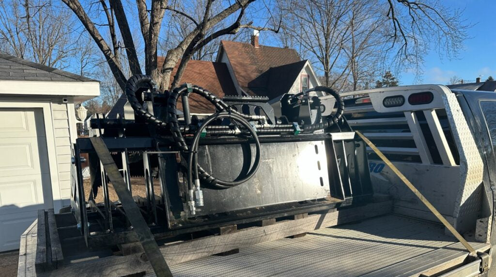 Top Dog Attachments Weld-On Grapple | Heavy-Duty Firewood Handling | Width 59.5” | Weight 375 lbs | Oil Flow Range 15-25 GPM | For Skid Steer