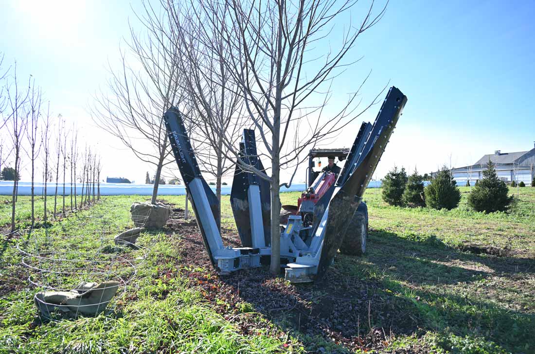 Baumalight Industrial Tree Spade | Model DR-448 | Width 48" | Opening Width 30" | Hydraulic Flow 10–35 GPM | For Skid Steers
