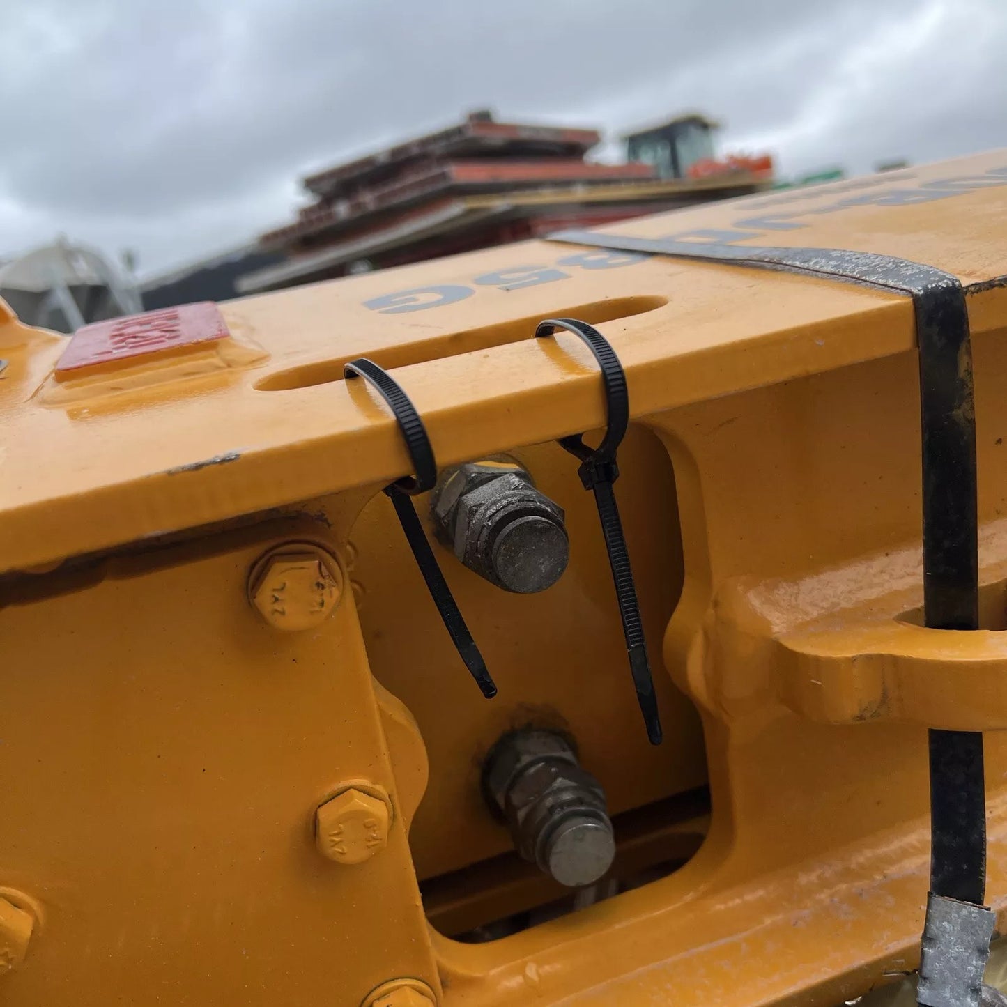 TERAN THH400B HYDRAULIC BREAKER – JD 85G, EXCAVATOR ATTACH