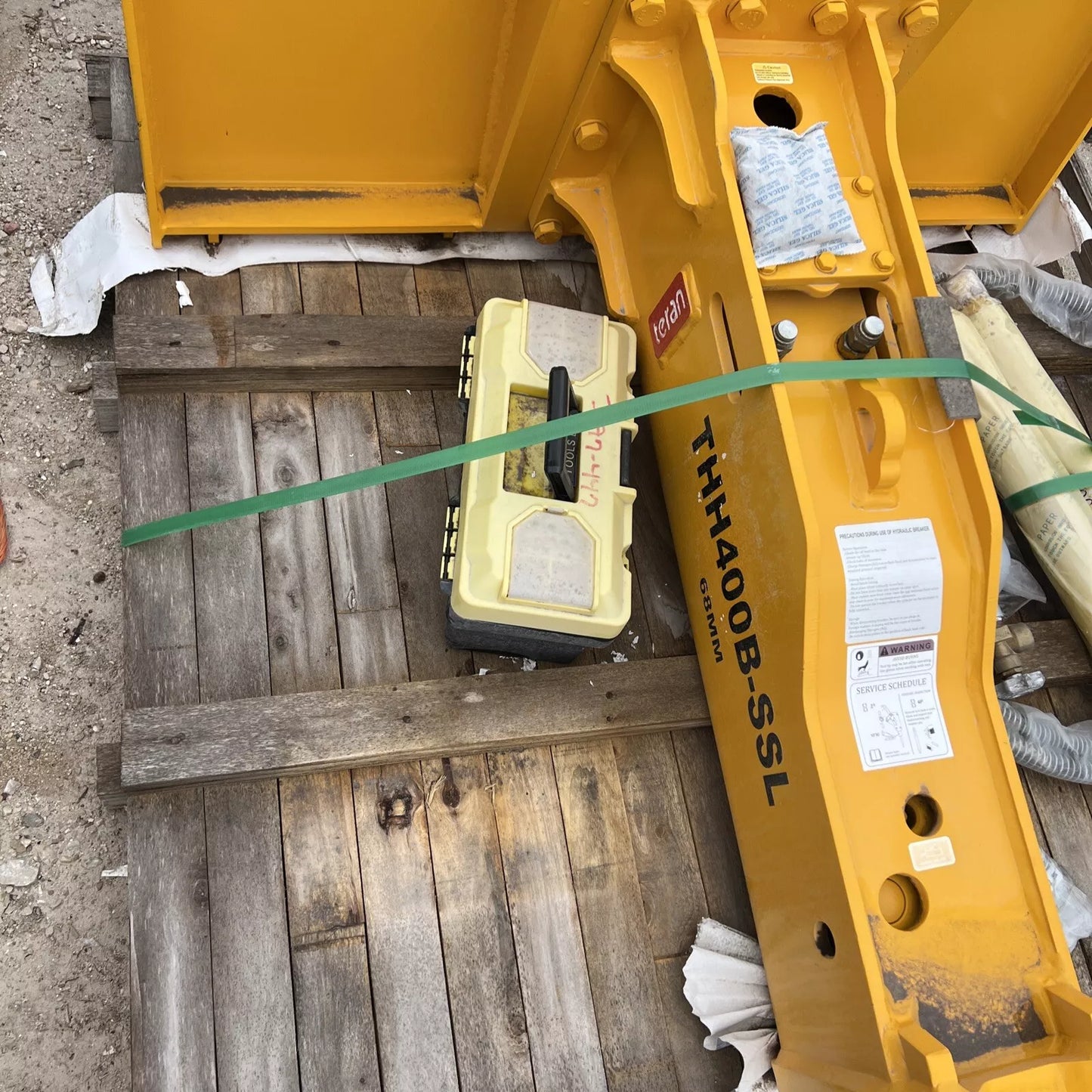 TERAN THH400B Hydraulic Breaker – KOMATSU PC40/45/50, Excavator Attach