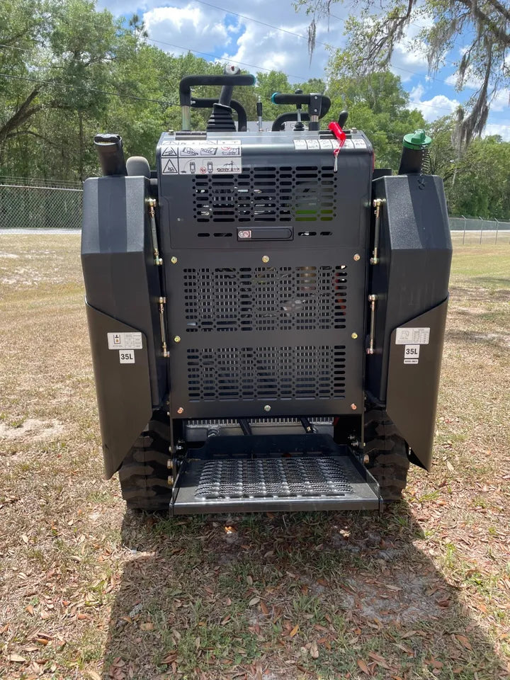 KRT Equipment Compact Track Loader | Model S 900 HD | Capacity 1,102 lbs | 25 HP | For Mini Skid Steer