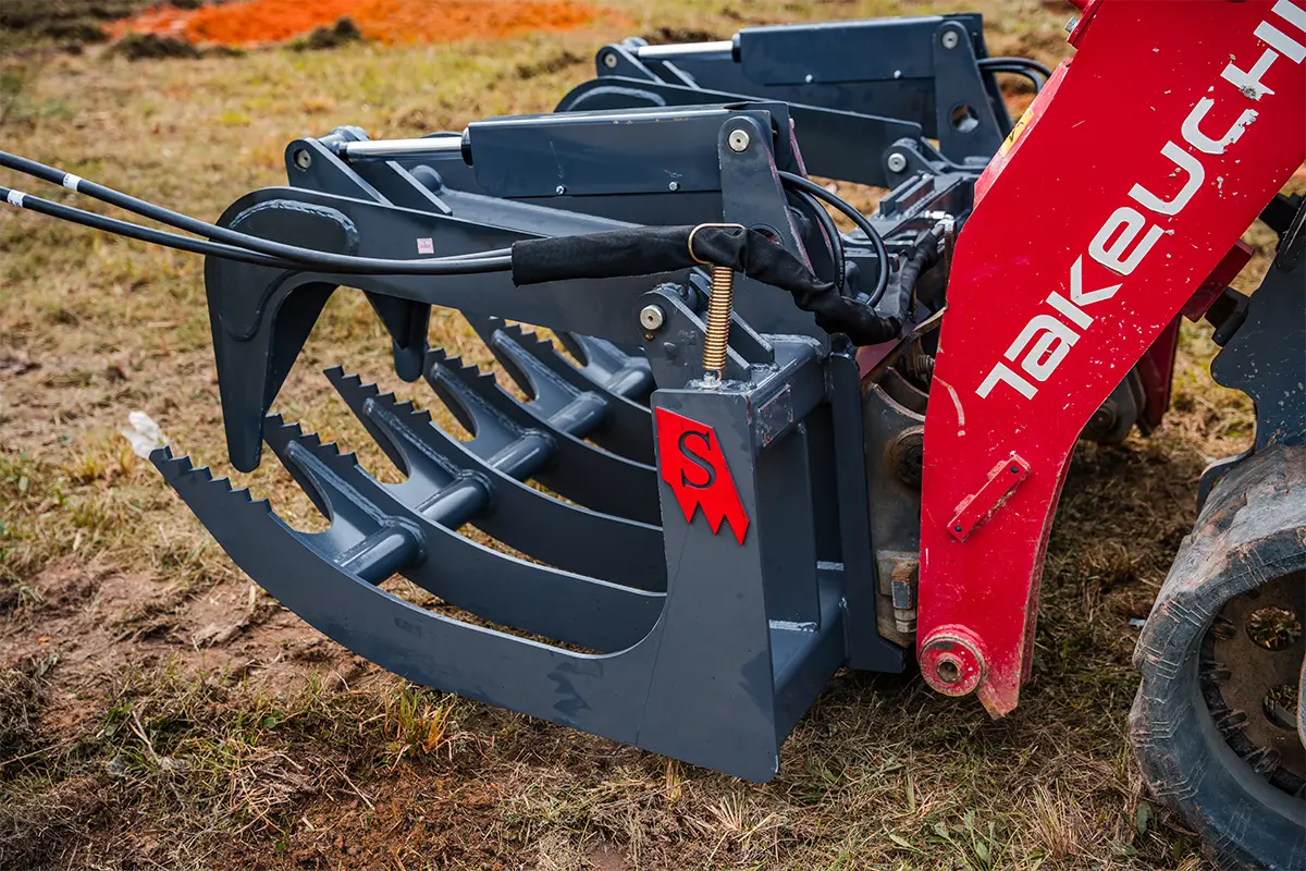 Solesbee’s | Heavy Duty Grapple | Models SSG Series | Width 72" & 84" Inches | Hydraulic Flow 15 To 25 GPM | For Skid Steer