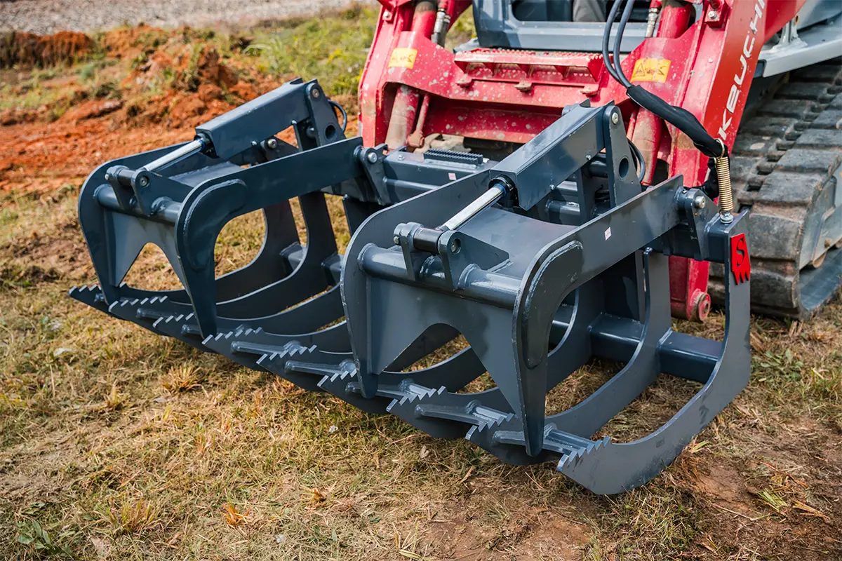 Solesbee’s | Heavy Duty Grapple | Models SSG Series | Width 72" & 84" Inches | Hydraulic Flow 15 To 25 GPM | For Skid Steer