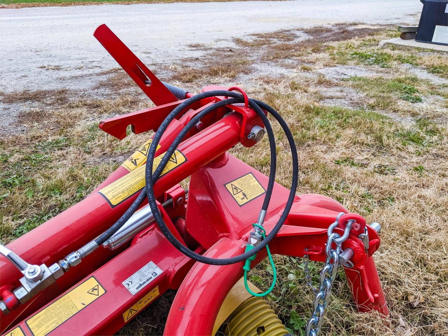Farm King Disc Mowers | Model MDN-5 | Working width 7' | Weight 992 Lbs | Horsepower 40 HP | For Tractors